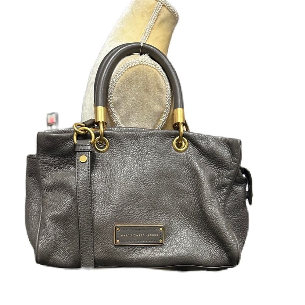 Excellent Marc by Marc Jacobs Too Hot to‎ Handle Shopper Gray Leather Bag